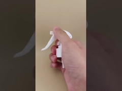 हेयरड्रेसिंग के लिए सफेद प्लास्टिक मिनी ट्रिगर स्प्रेयर K601-1